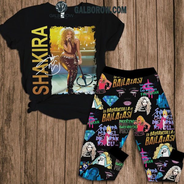 Shakira Baila Asi Facturan Christmas Fleece Pajamas Set