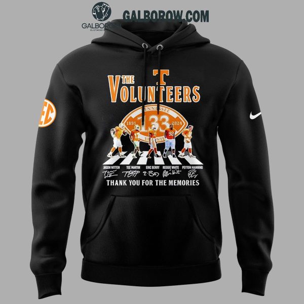 Tennessee Volunteers Give Thanks Eat Turkey The Legends Memories Hoodie T-Shirt Black