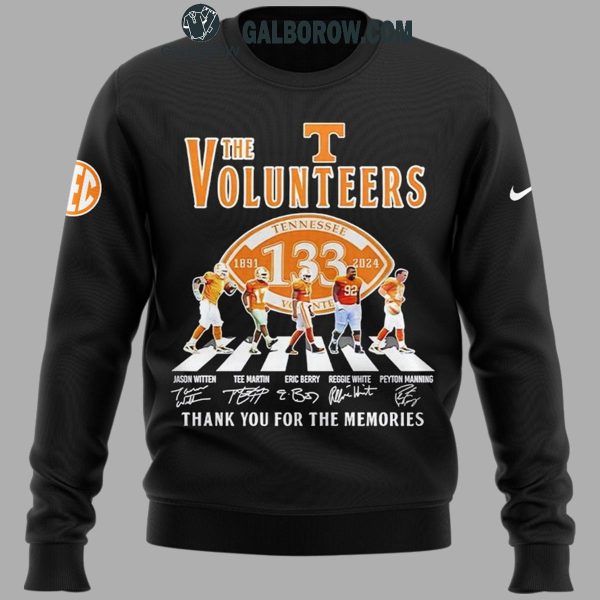 Tennessee Volunteers Give Thanks Eat Turkey The Legends Memories Hoodie T-Shirt Black