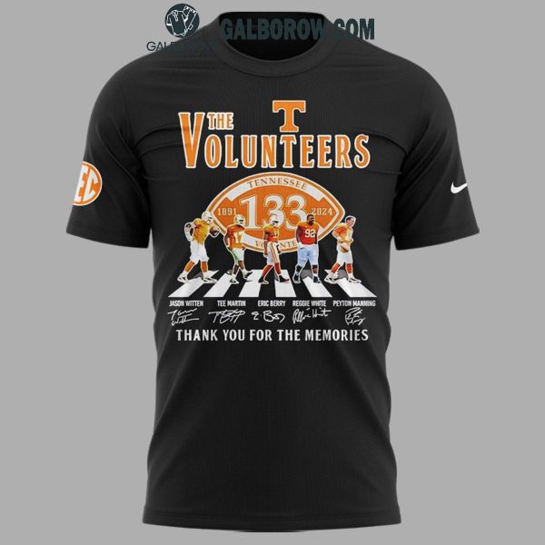 Tennessee Volunteers Give Thanks Eat Turkey The Legends Memories Hoodie T-Shirt Black